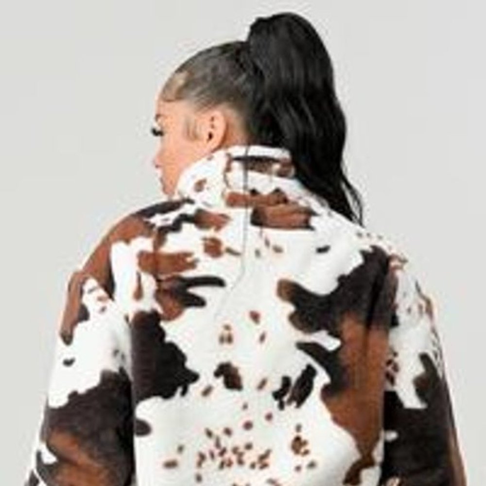 Cow Print- Faux Fur Zip Jacket From 'To Star'NWT - Picture 4 of 6